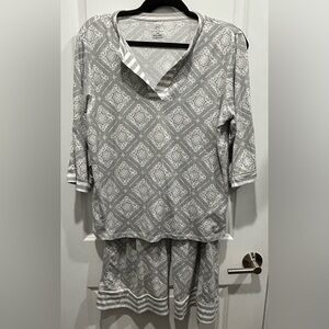 Flora Nikrooz Elegant Gray Loungewear Set - Medium